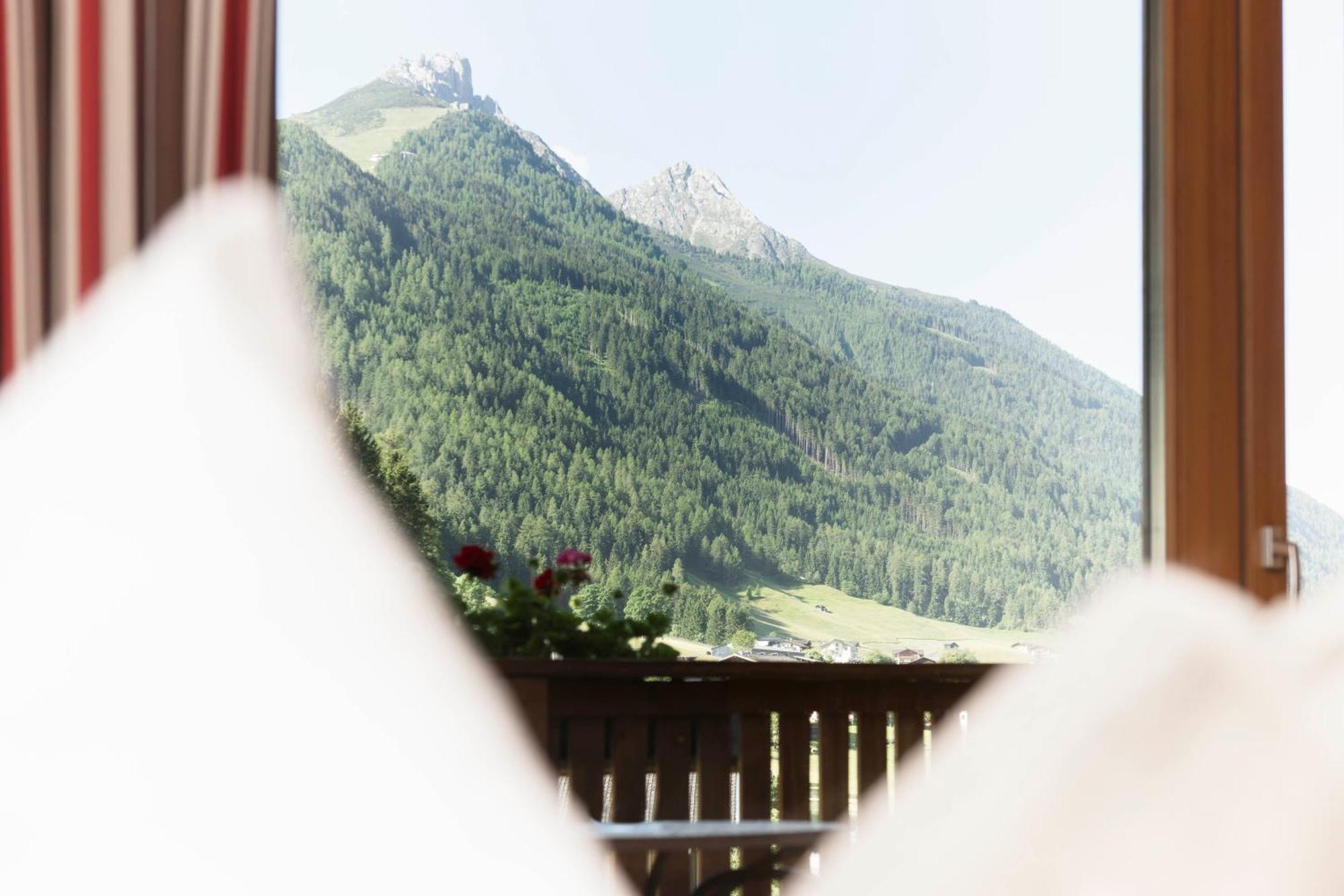 Lifestylepanoramahotel Erika Superior Neustift im Stubaital Exterior photo